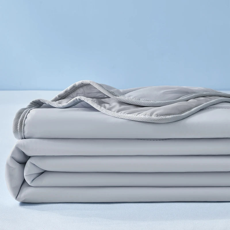 CoolBed™ Kølende sommerdyne — Sov køligt. Komfortabelt under dynen.